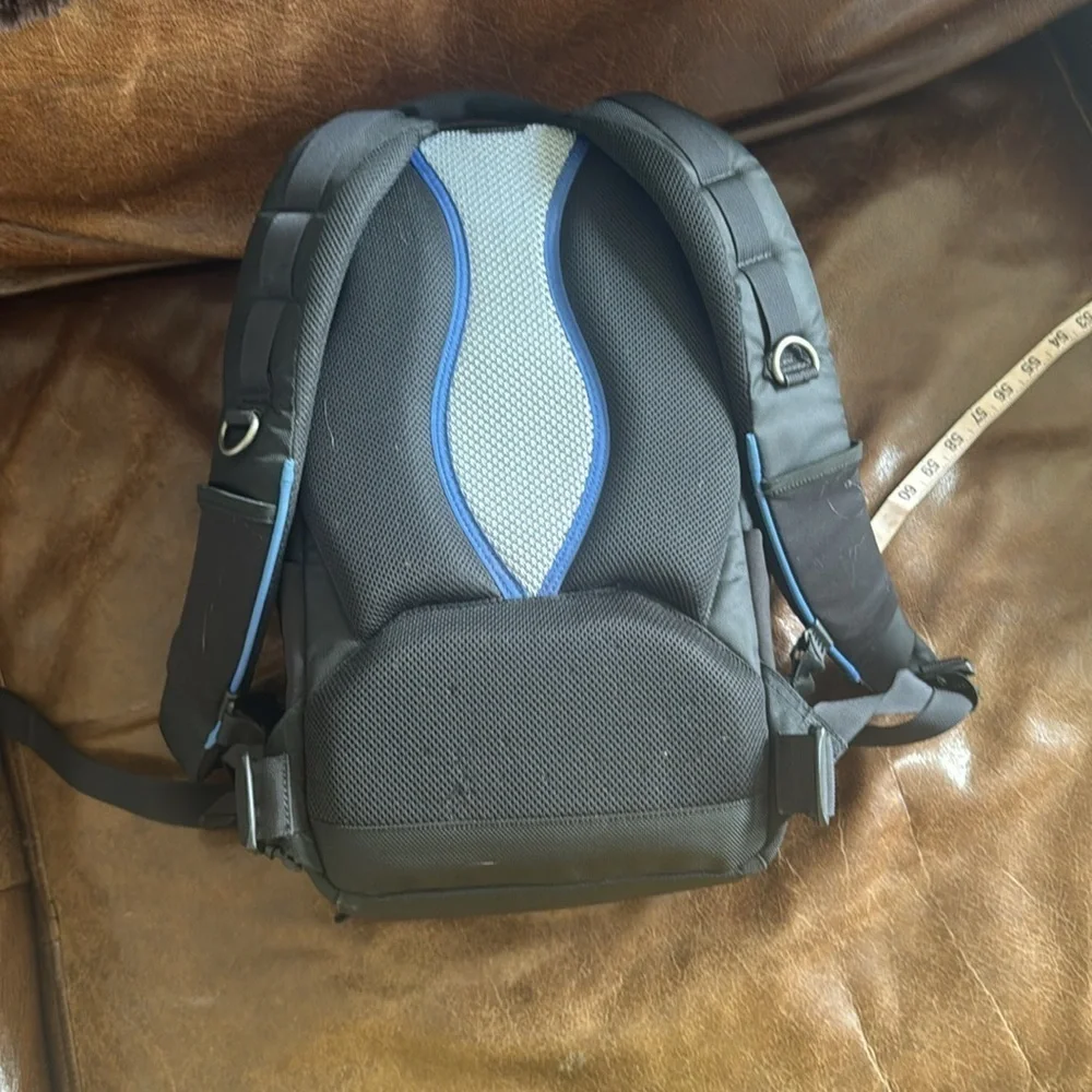 Think tank streetwalker camera backpack